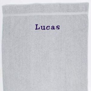 Lysegråt Håndklæde Med Navn - 100 X 150 Cm